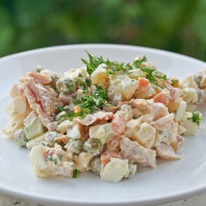 Салат олів'є курка